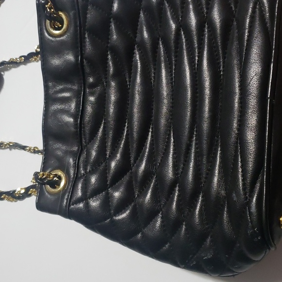 Black Leather Purse with Beautiful Gold Hardware - Picture 8 of 8